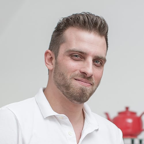 naturheilkunde-annette-konstantin-guth-bruchsal-team-konstantin-portrait naturheilkunde-annette-konstantin-guth-bruchsal-team-konstantin-portrait